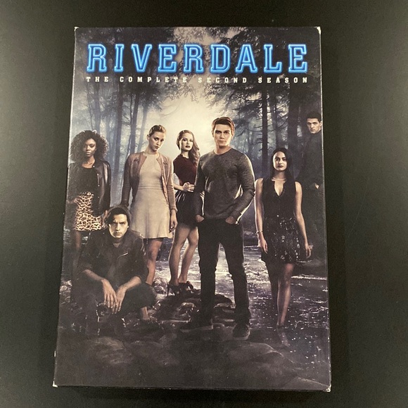 Riverdale - The Complete Second Season - Picture 1 of 7